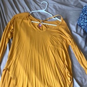 Long sleeve with a pocket